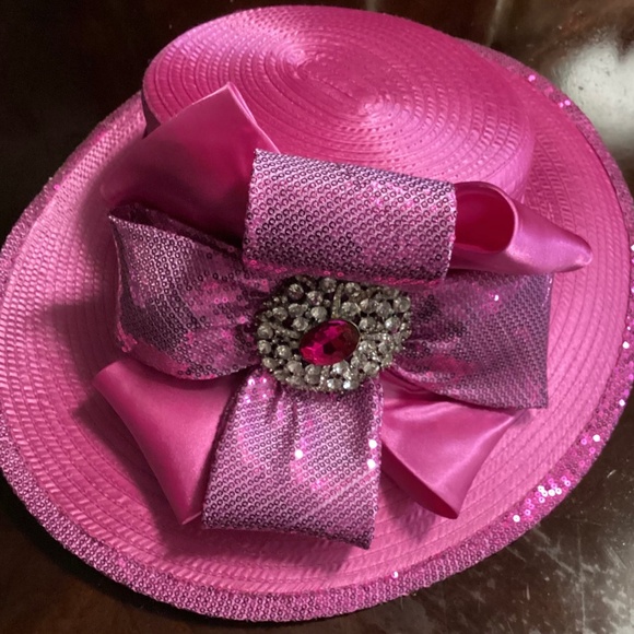 NEW WITH TAGS Magenta Satin and Sequins Bow with Stone and Pink Broach Hat